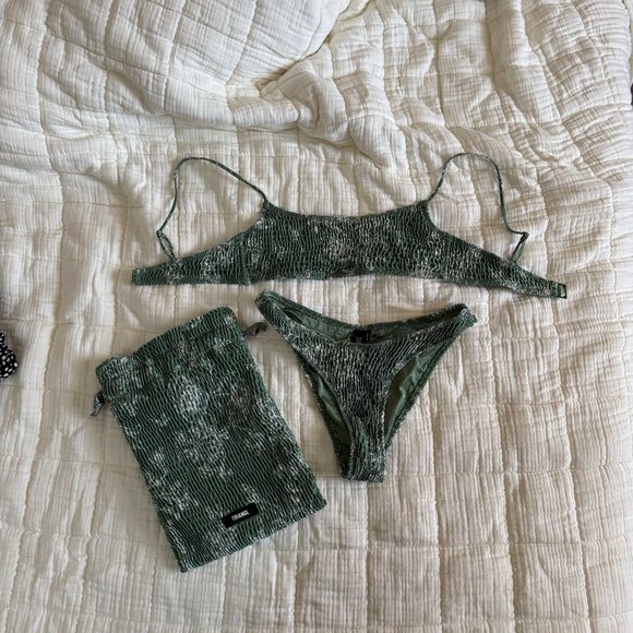 Triangl Textured pattern Bikini - Picture 2 of 3